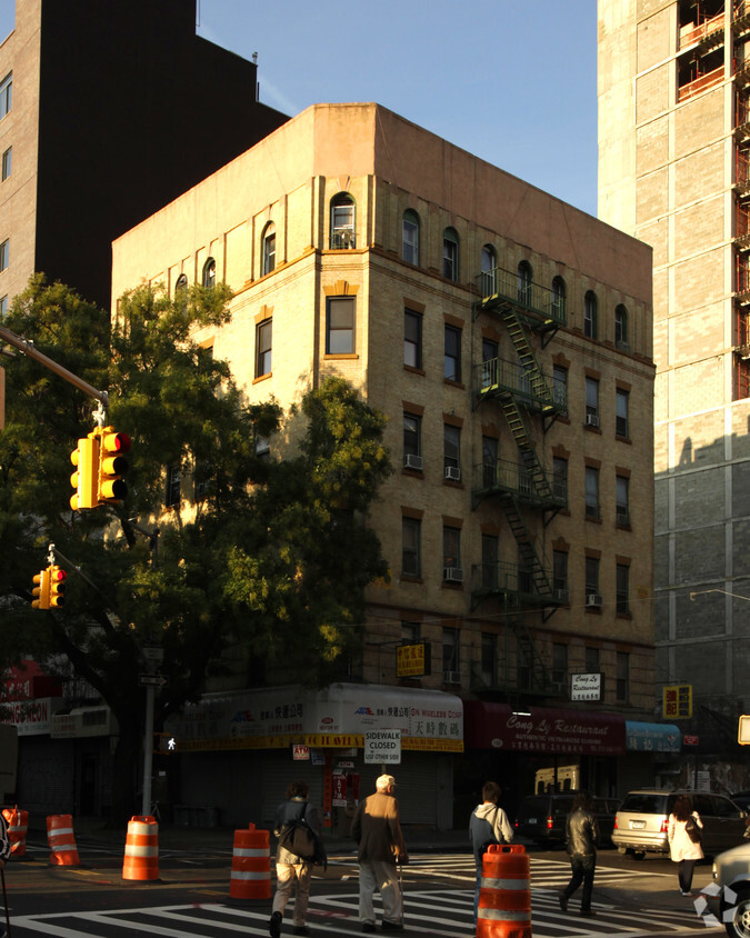Primary Photo - 122-124 Hester St