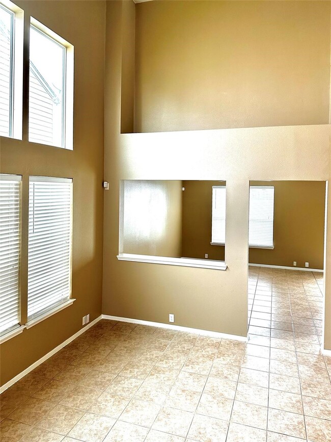 Building Photo - 2711 Feather Green Trail