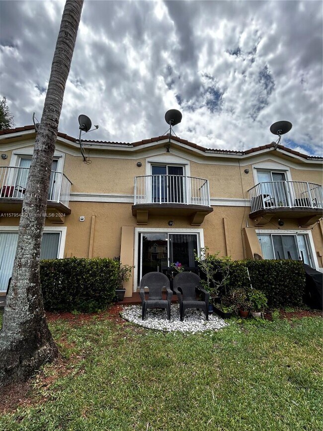 Building Photo - 12805 SW 31st Ct