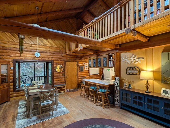 Foto del edificio - 7312 E Evans Creek Rd