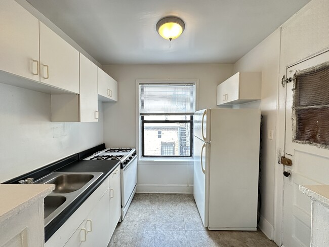 Foto del edificio - 2338 N Spaulding Ave