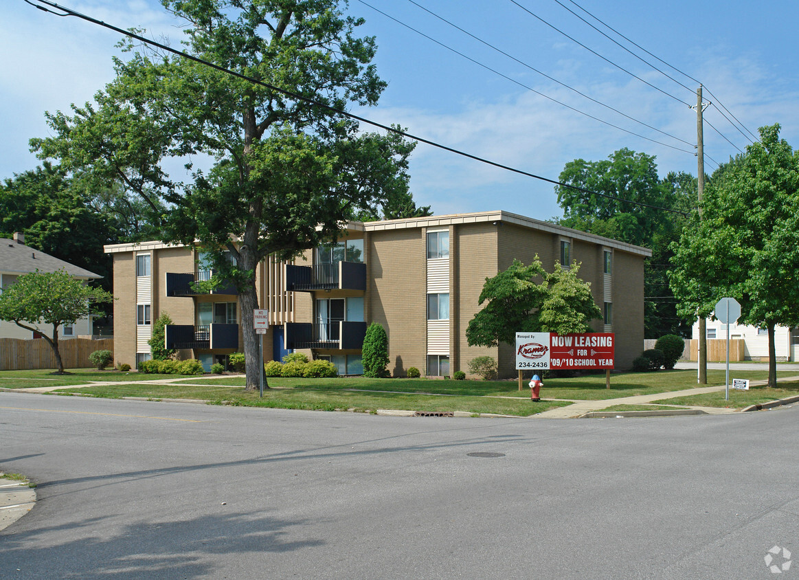 Primary Photo - 835 N Notre Dame Ave