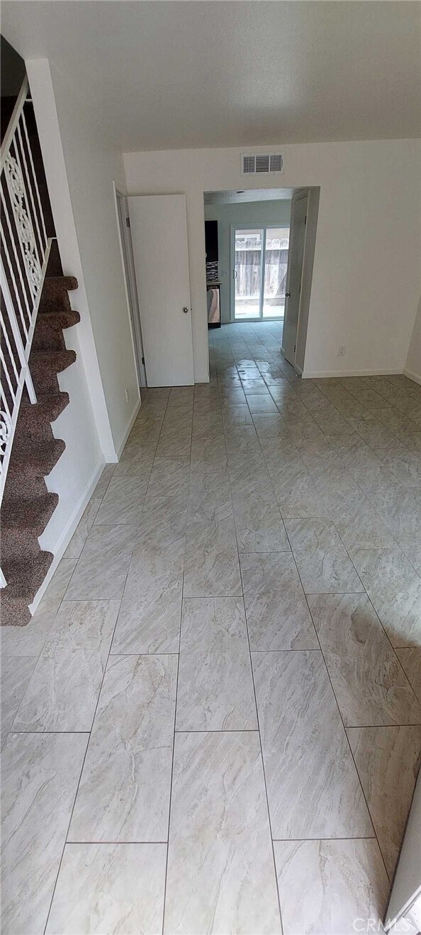 Foto del edificio - 3313 E Fairmont Ave