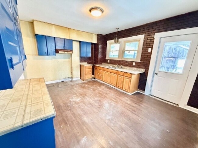 Foto del edificio - 866 Vankirk St