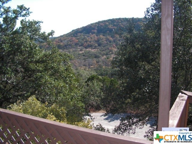 Foto del edificio - 827 Contour Dr