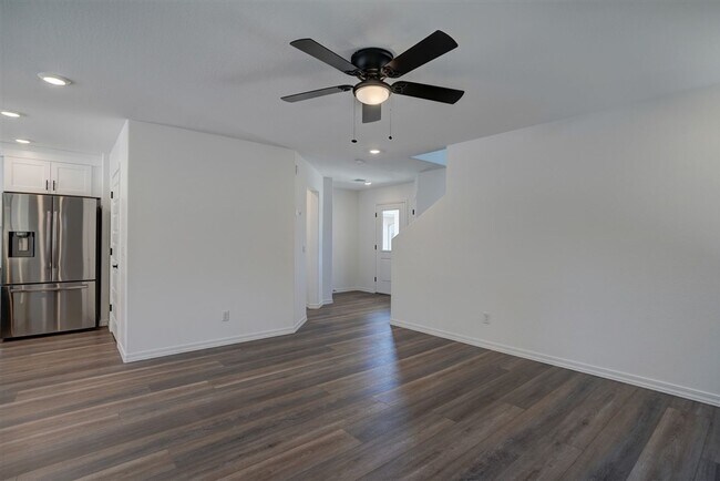 Foto del edificio - Brand new home! 3 bedroom, 2.5 bathroom in...