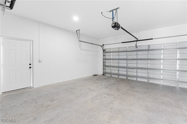 Foto del edificio - 837 Colyer St E