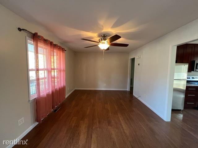 Building Photo - 3 br, 2 bath House - 104 Back St