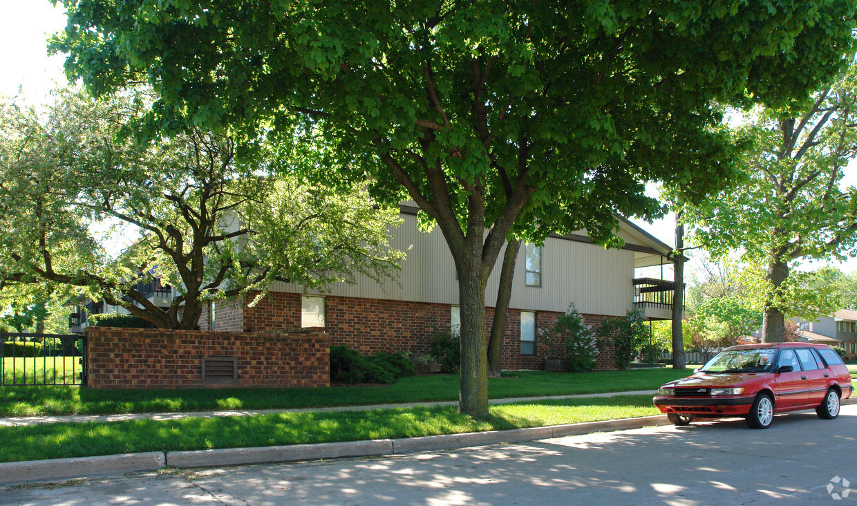 Foto del edificio - Hickorywood Condominiums