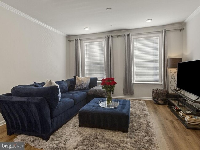 Foto del edificio - 4810 Vista Glen Ln