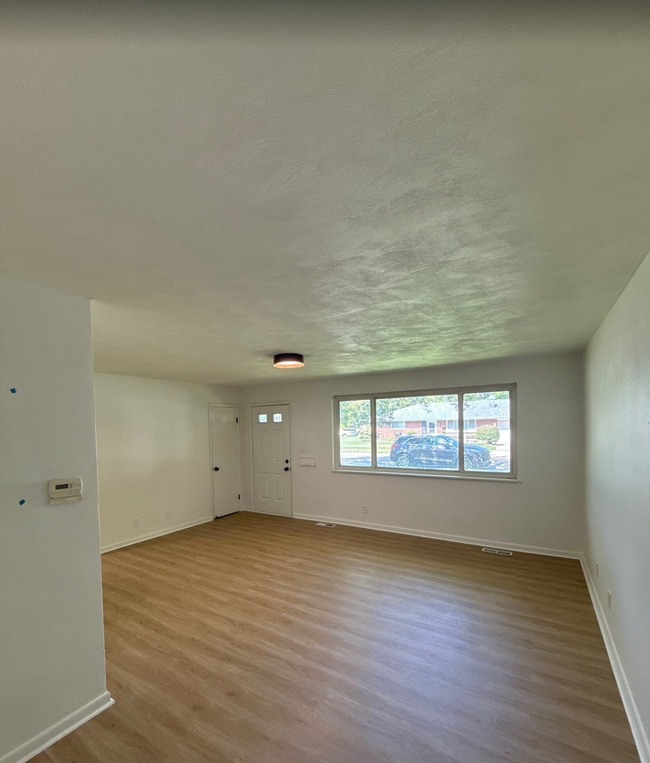 Building Photo - 2200 Yorkshire Pl