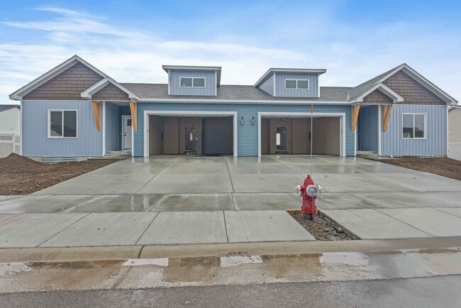 Building Photo - BRAND NEW BEAUTIFUL 5 BEDROOM 4 BATH TWIN ...