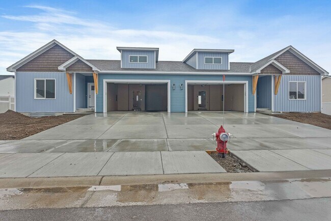 Foto del edificio - BRAND NEW BEAUTIFUL 5 BEDROOM 4 BATH TWIN ...