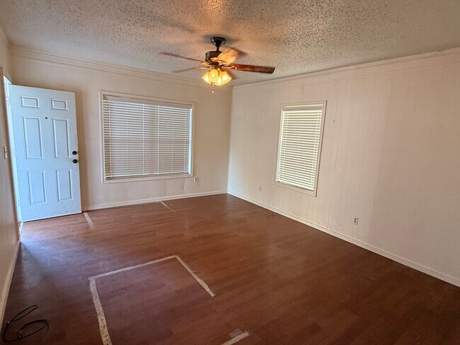 Foto del edificio - 1111 S Interurban St