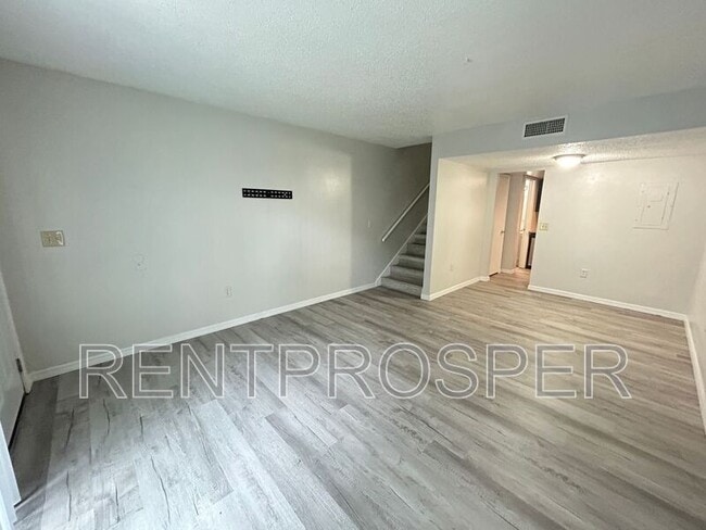 Building Photo - 4269 S Semoran Blvd