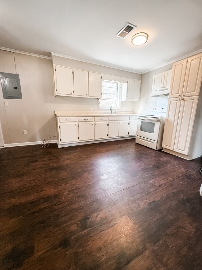 Building Photo - 141 Fannie Dr