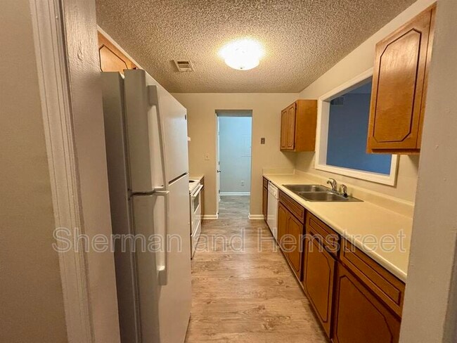 Foto del edificio - 104 Commons Dr