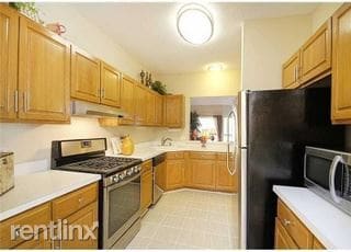 Building Photo - 2 br, 2 bath House - 8203 Fairview Blf