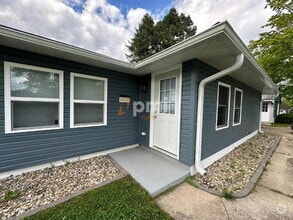 Building Photo - 2927 Silverbrook Ave