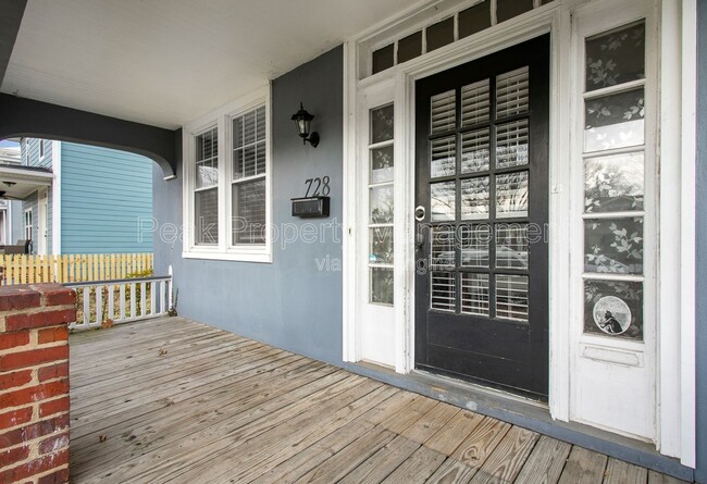 Building Photo - 728 Arnold Ave