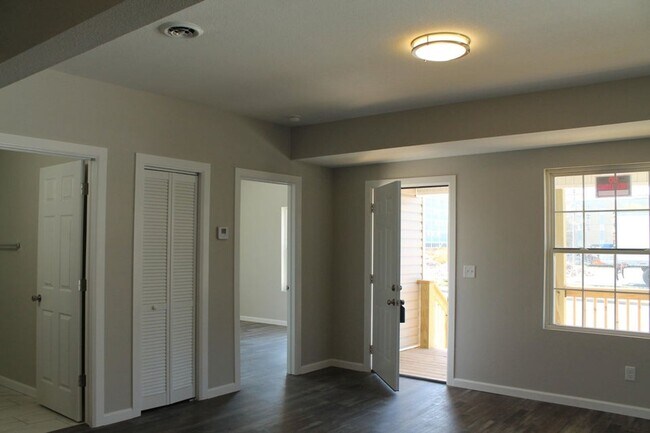 Building Photo - Modern Elegance Meets Comfort – Fully Remo...