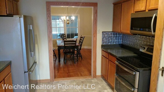 Building Photo - 4 br, 2 bath House - 21 Round Hill Rd