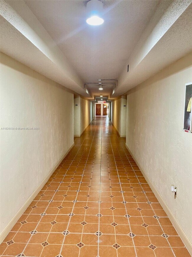 Foto del edificio - 1300 SW 122nd Ave
