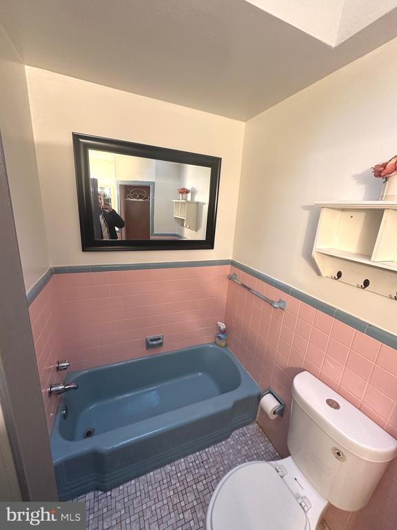 Foto del edificio - 8027 Rodney St