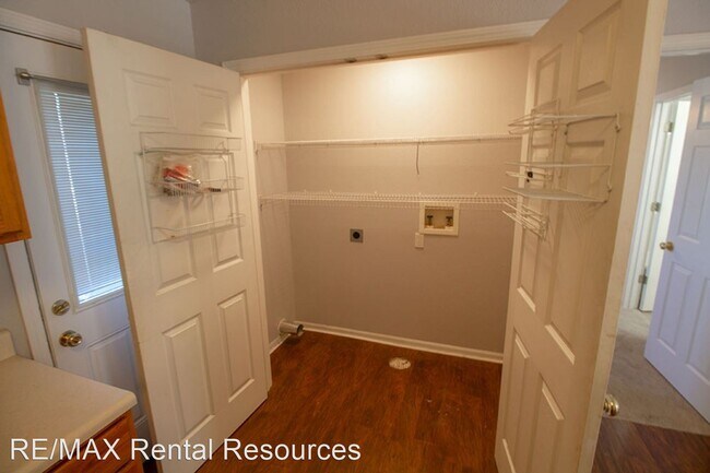 Building Photo - 3 br, 2 bath House - 105 Elk Dr.