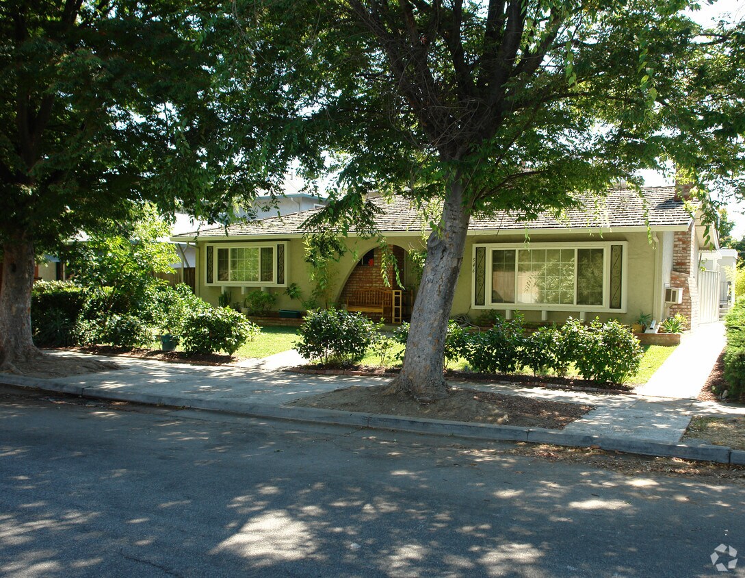 Primary Photo - 546 Doyle Rd