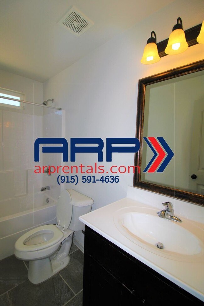 Foto del edificio - BEAUTIFUL EASTSIDE HOME FOR RENT
