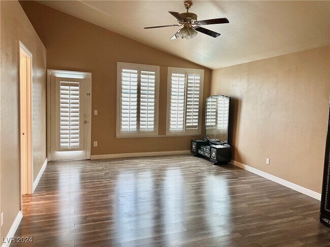 Foto del edificio - 1269 Honey Lake St