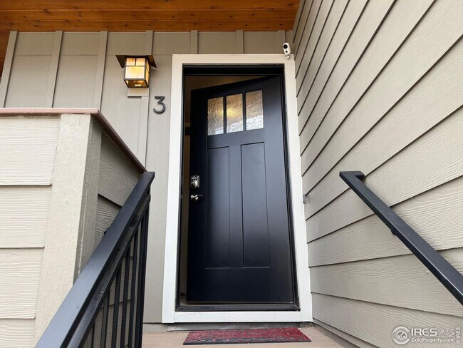 Building Photo - Chic Renovated Three Level Condo in Walnut Grove, Whittier neighborhood