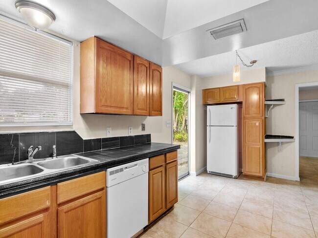 Foto del edificio - 8604 Brookline Ave