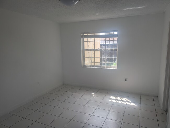 Foto del edificio - 20422 NW 29th Pl