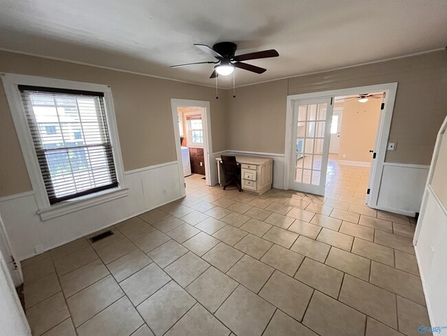 Foto del edificio - 3705 Alpine St SW