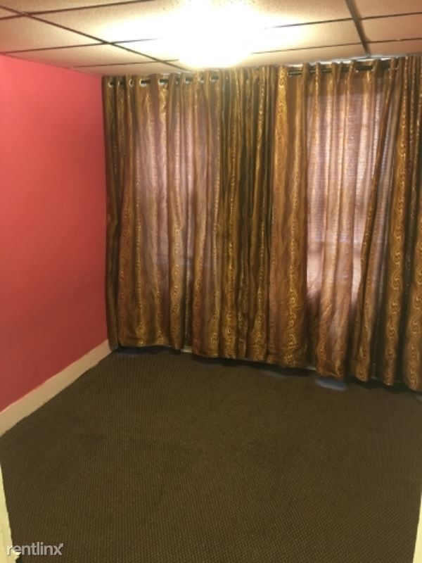 Building Photo - 3 br, 1 bath Apartment - 231 Brown St