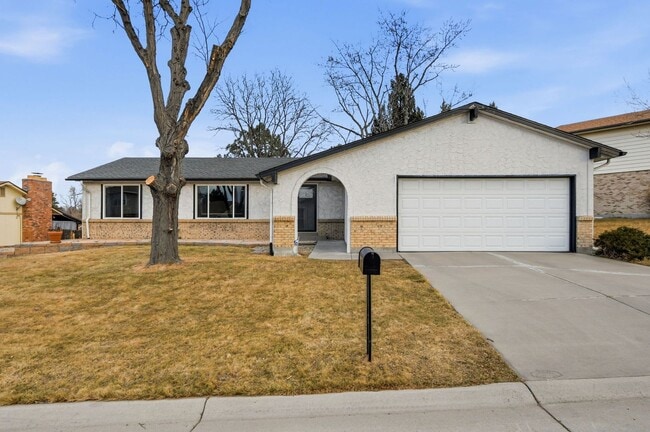 Inviting 3 Bed Home in Arvada! - Inviting 3 Bed Home in Arvada!
