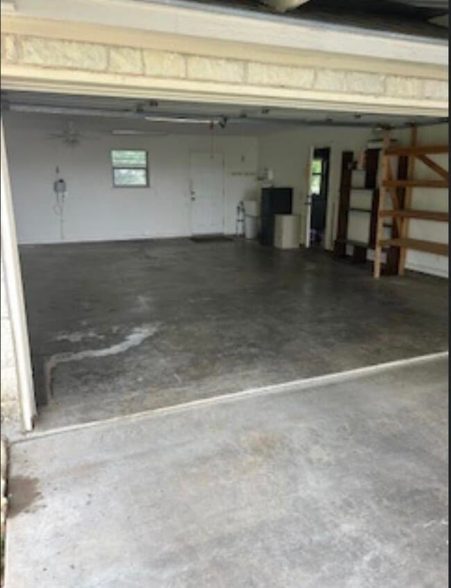 Building Photo - 2906 Blue Lake Dr