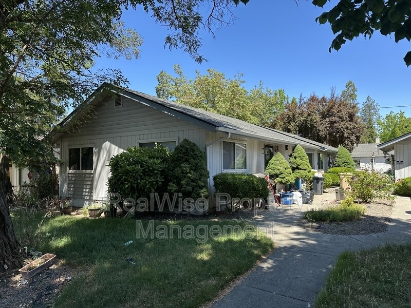 Foto principal - 714 SW I St
