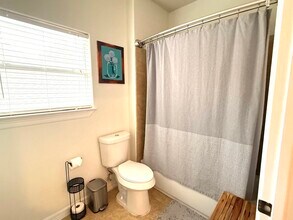 Building Photo - 13314 Hilton Head Dr