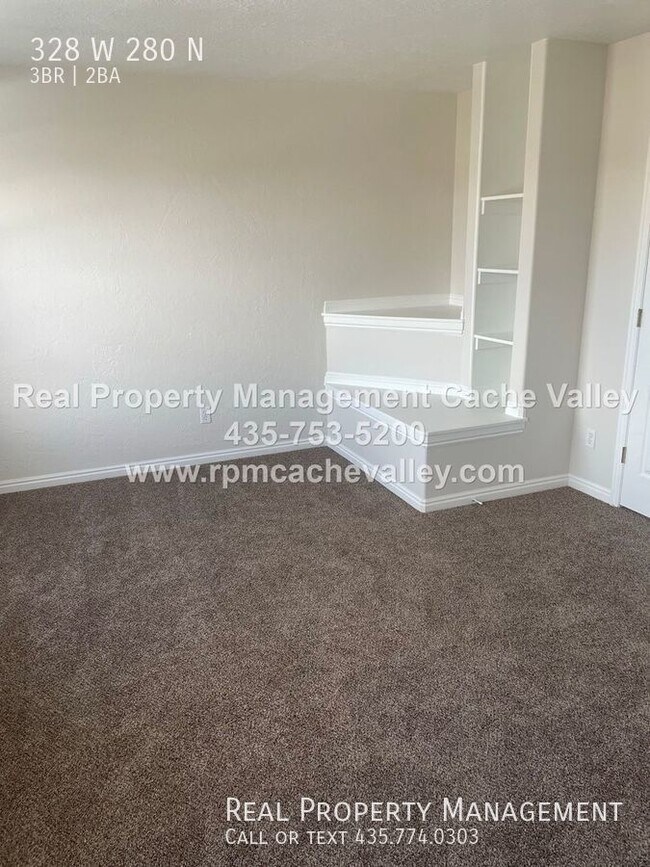 Foto del edificio - Beautiful 3 Br. Townhome located in Provid...
