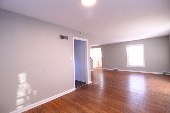 Foto del edificio - January FREE On This 2 Bedroom 2 Bath Duplex In The Waldo Area