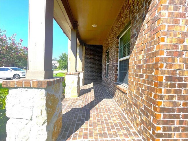 Building Photo - 150 Meadow Valley Dr