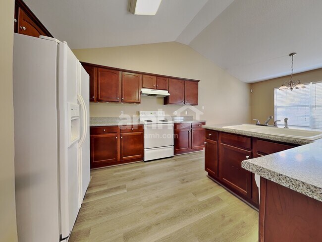 Foto del edificio - 5404 Silver Grove Ln