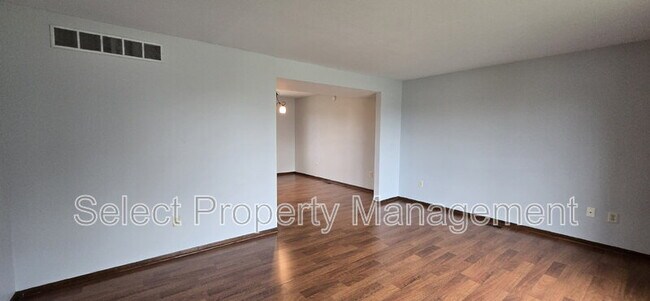 Foto del edificio - 6208 Landmark Dr