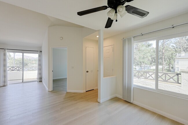 Foto del edificio - 707 Brookstone Rd