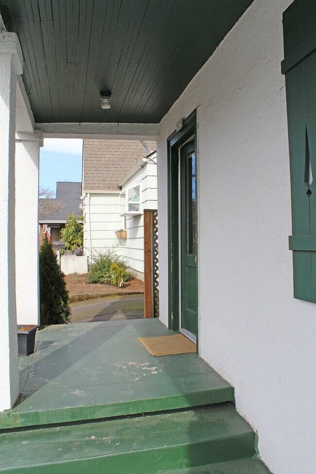 Foto del edificio - 3620-3628 NE 45th Ave