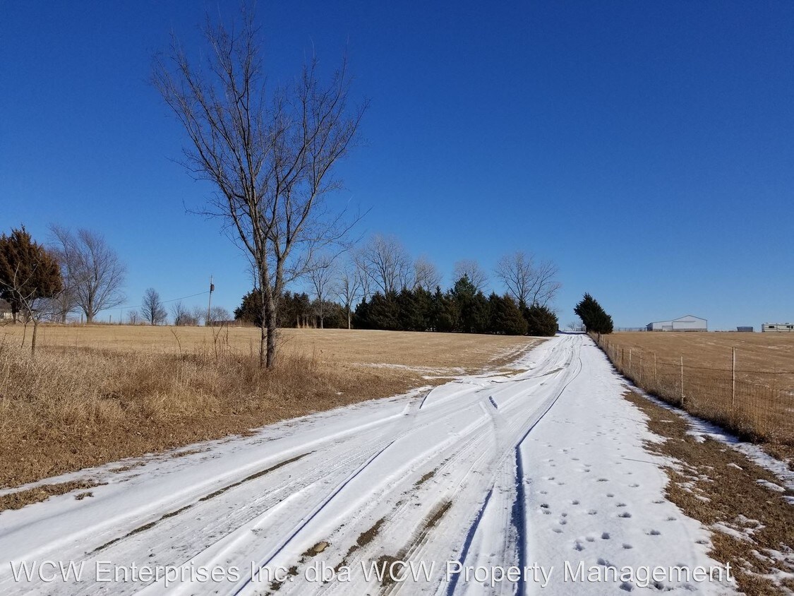 Foto principal - 6720 NW Nickell Rd