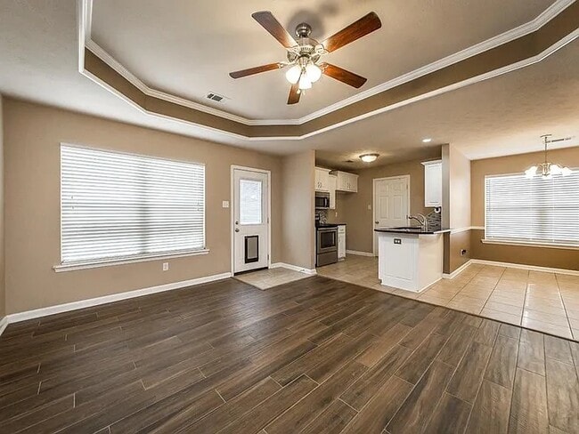 Building Photo - 304 Orange St